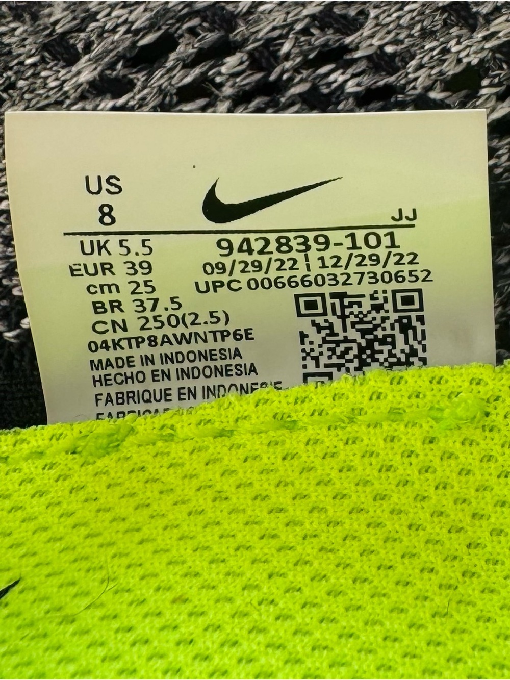 Nike Free RN Flyknit Running Shoes Black White Stretchy Lace Up Sneakers Sz 8 - Picture 12 of 12